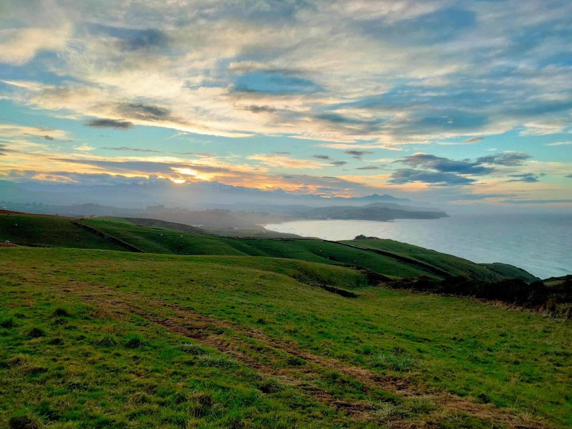 El Mirador De La Hayuela, A 7 Min De Comillas Bagian luar foto